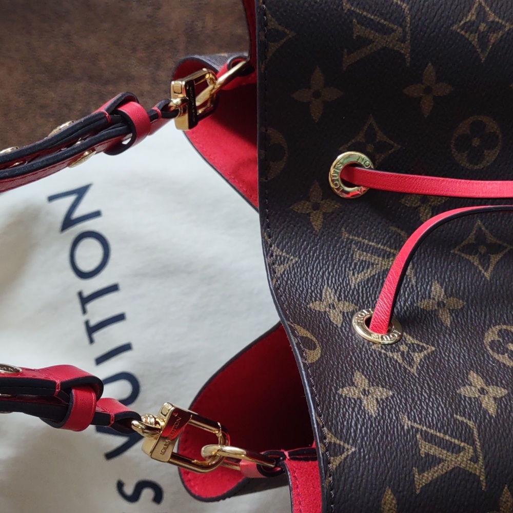 AUTHENTIC LV NEONOE COQUELICOT DRAWSTRING BAG - Picture 10 of 17